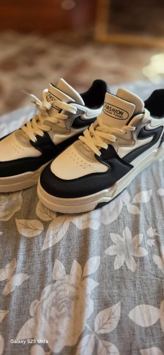 Scarpe sportive uomo donna nere bianche