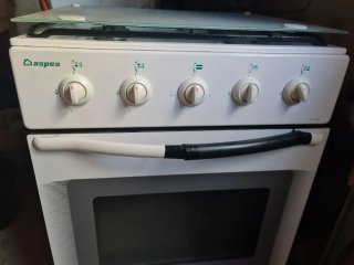 Cocina con horno con grill de gas butano