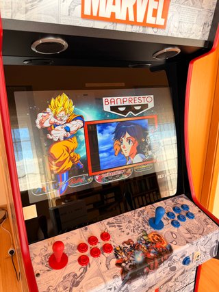 Máquina Arcade Megaplayer + 2 Pistolas + Taburete