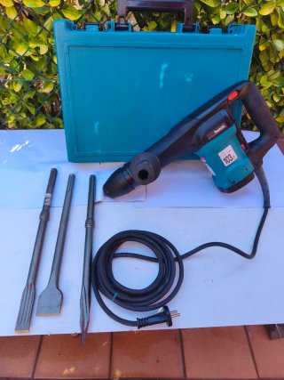 Martillo Makita HM0860C con cinceles