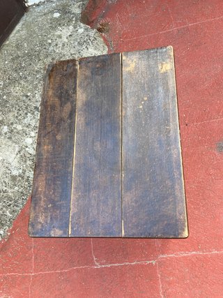 Mesa auxiliar de madera