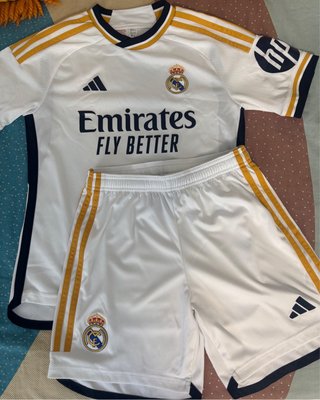 Conjunto Real Madrid 23/24 Talla 11-12 años