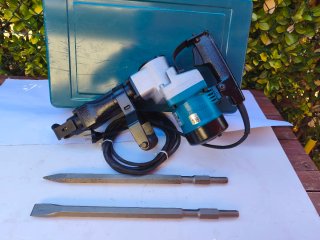 Martillo Makita HM1200 + Cinceles