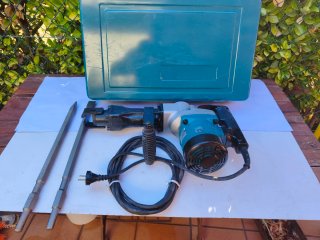 Martillo Makita HM1200 + Cinceles