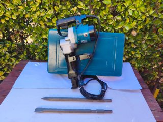 Martillo Makita HM1200 + Cinceles