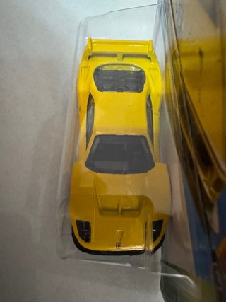 Hot Wheels Ferrari F40 Amarillo