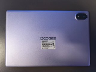 Tablet Doogee U10 con funda y teclado.