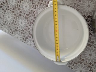 Pentola vintage smaltata con fiori