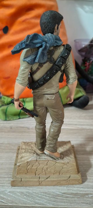 Figura Uncharted no envío 22cm