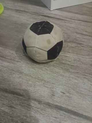 Portería de fútbol infantil con pelota