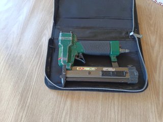 Pistola Clavadora Neumática OMER PR.30