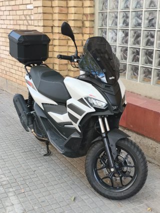 Aprilia SR GT 125  2000km Nueva