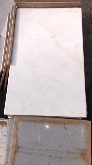Azulejo de baño blanco