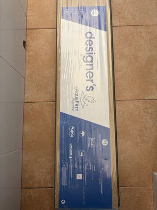 Dos paquetes de tablas de tarima