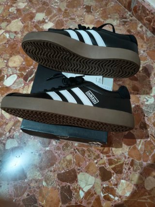 Zapatillas Adidas.