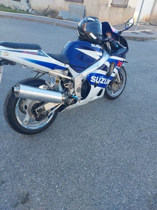 Suzuki GSXR 600cc Sportbike