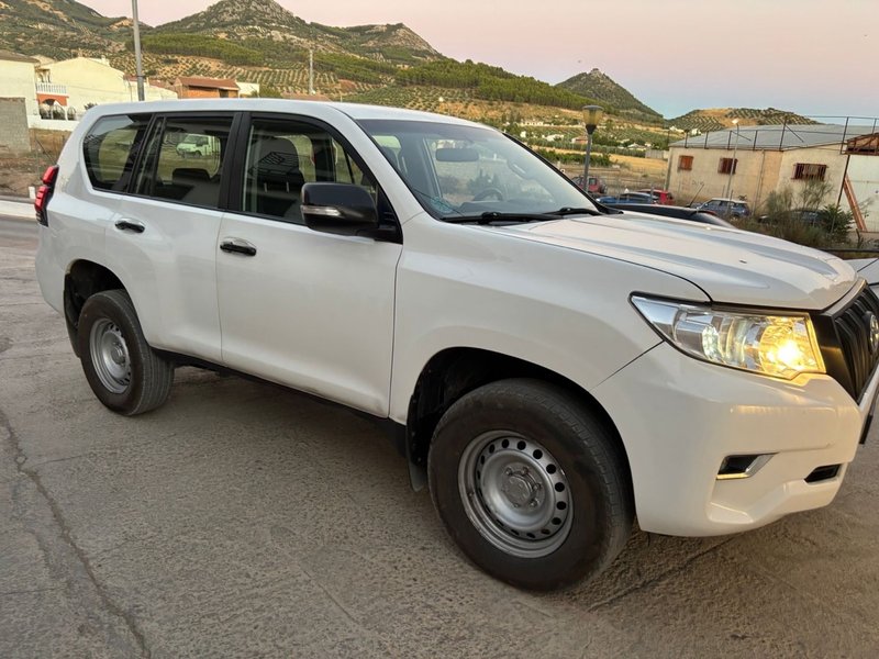 Toyota Land Cruiser 2021 - foto 1