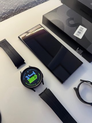 Samsung Galaxy S22 Ultra y Watch 5 Pro Negro