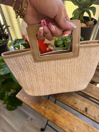 Bolso de mano tejido beige y marrón