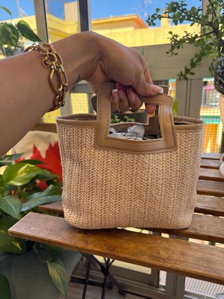 Bolso de mano tejido beige y marrón