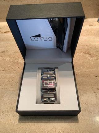 Reloj Lotus Rosa y Plateado