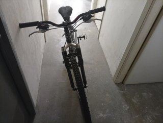Bicicleta de Montaña Kon Gris en perfecto estado