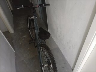 Bicicleta de Montaña Kon Gris en perfecto estado