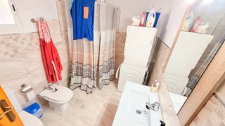 Terreno con casa y piscina Estepona