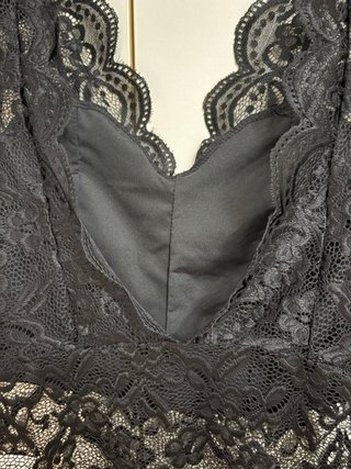 Top pizzo nero - XXS - scollo petto e schiena