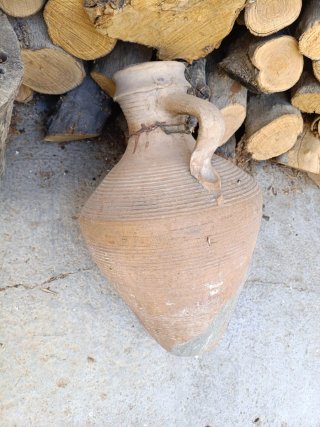 Cántaro de cerámica antiguo