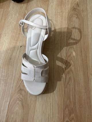 Sandalias blancas cuña Primark