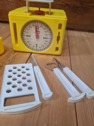 Bilancia da cucina gialla