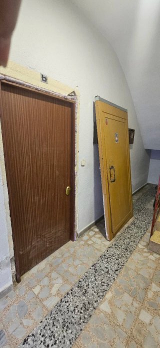 Puerta blindada de banco