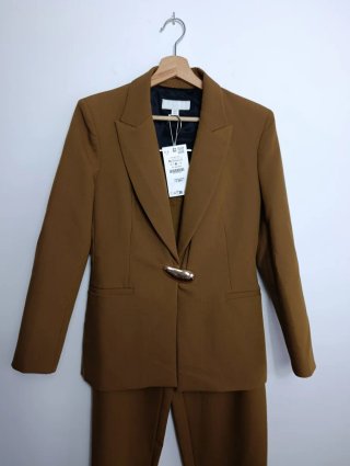 Traje de chaqueta y pantalón Zara