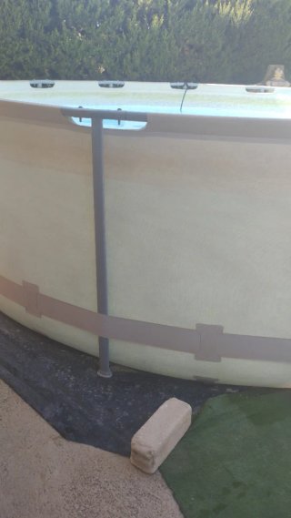 Piscina desmontable metal y plástico.