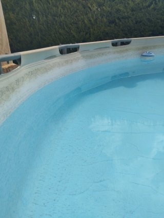 Piscina desmontable metal y plástico.