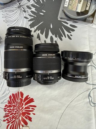 Canon EOS 550D + 2 objetivos + kit completo