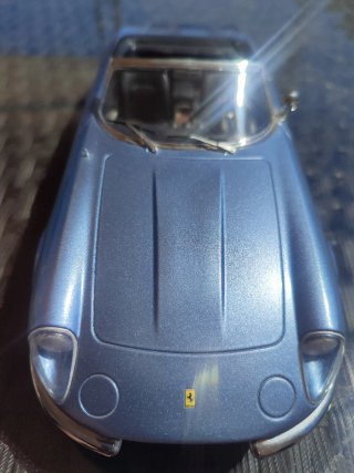 Ferrari California Edición Limitada 1 de 750 1/18