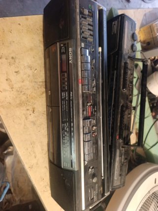 Radio Cassette Sony FM/MW/LW/SW