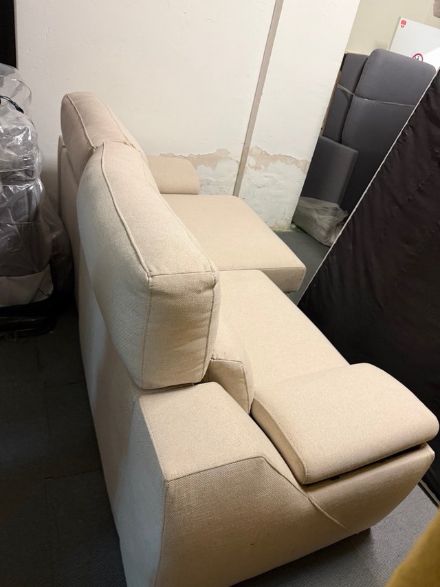 SOFÁ BEIGE GRANDE ASIENTOS DESLIZANTES BUEN ESTADO