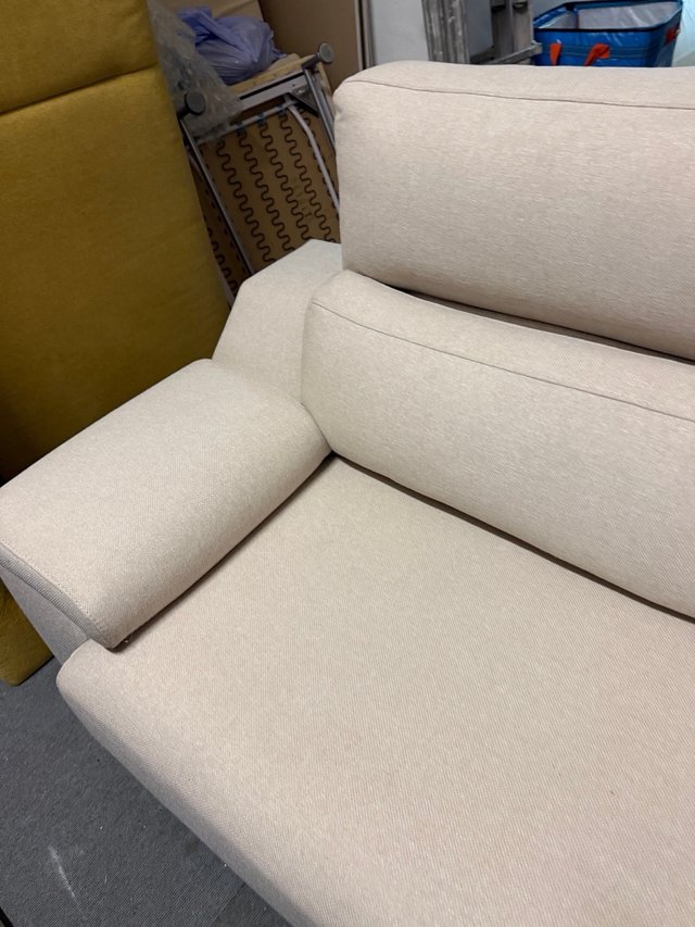 SOFÁ BEIGE GRANDE ASIENTOS DESLIZANTES BUEN ESTADO