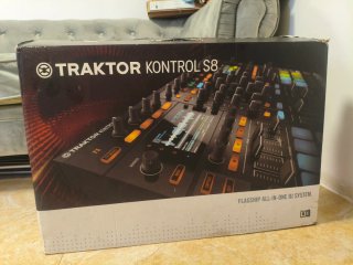 Controlador traktor S8 Native Instrument