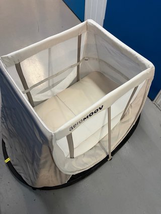 Cuna de viaje Aeromoov
