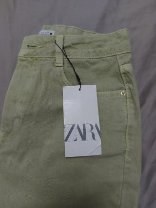 Jeans rectos Zara verde talla 36