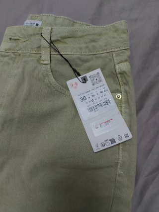 Jeans rectos Zara verde talla 36