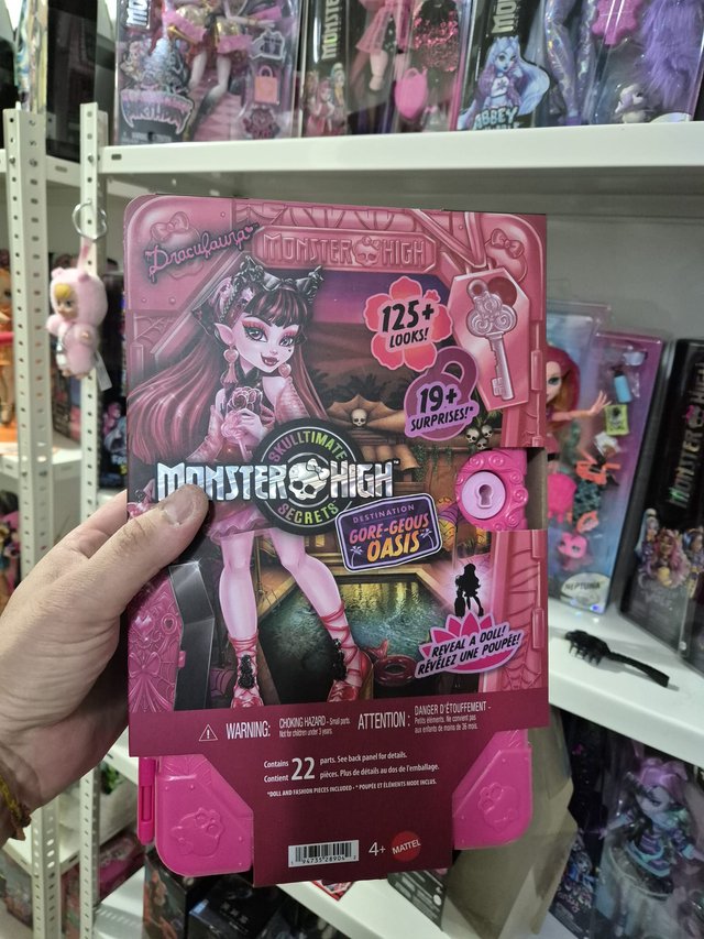 Monster High Skulltimate Secrets Draculaura Oasis