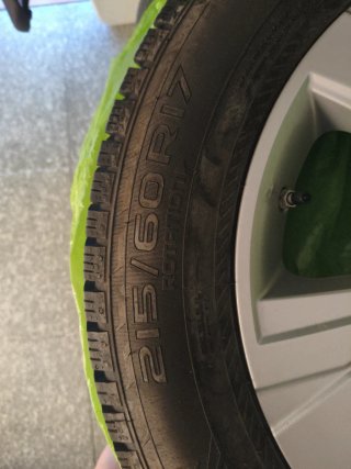 Llantas y Neumáticos Toyota 215/60-17