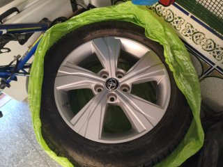 Llantas y Neumáticos Toyota 215/60-17