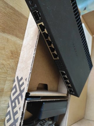 Mikrotik RB4011iGS+RM Routerboard