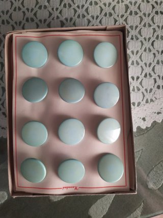 120 Botones Redondos Azules Claros